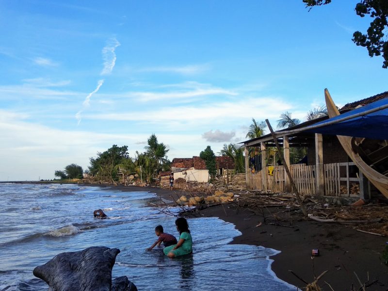 Abrasi di pesisir utara Jepara
