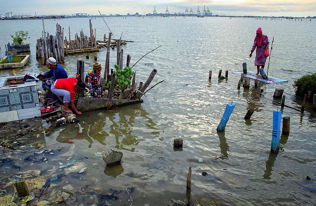 Berziarah ke makam yang tenggelamPilgrimage_at_submerged_tombs