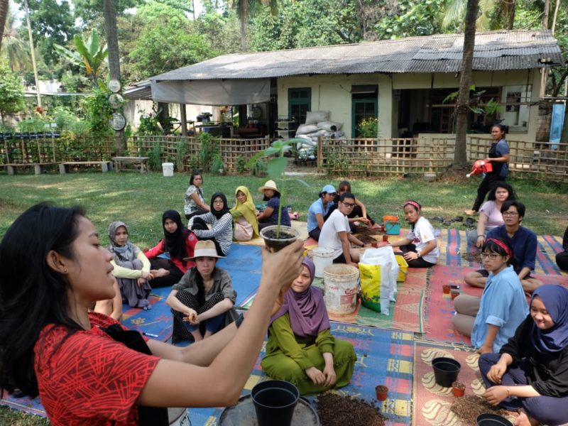 Aktivitas kebun belajar di Kebun Kumara