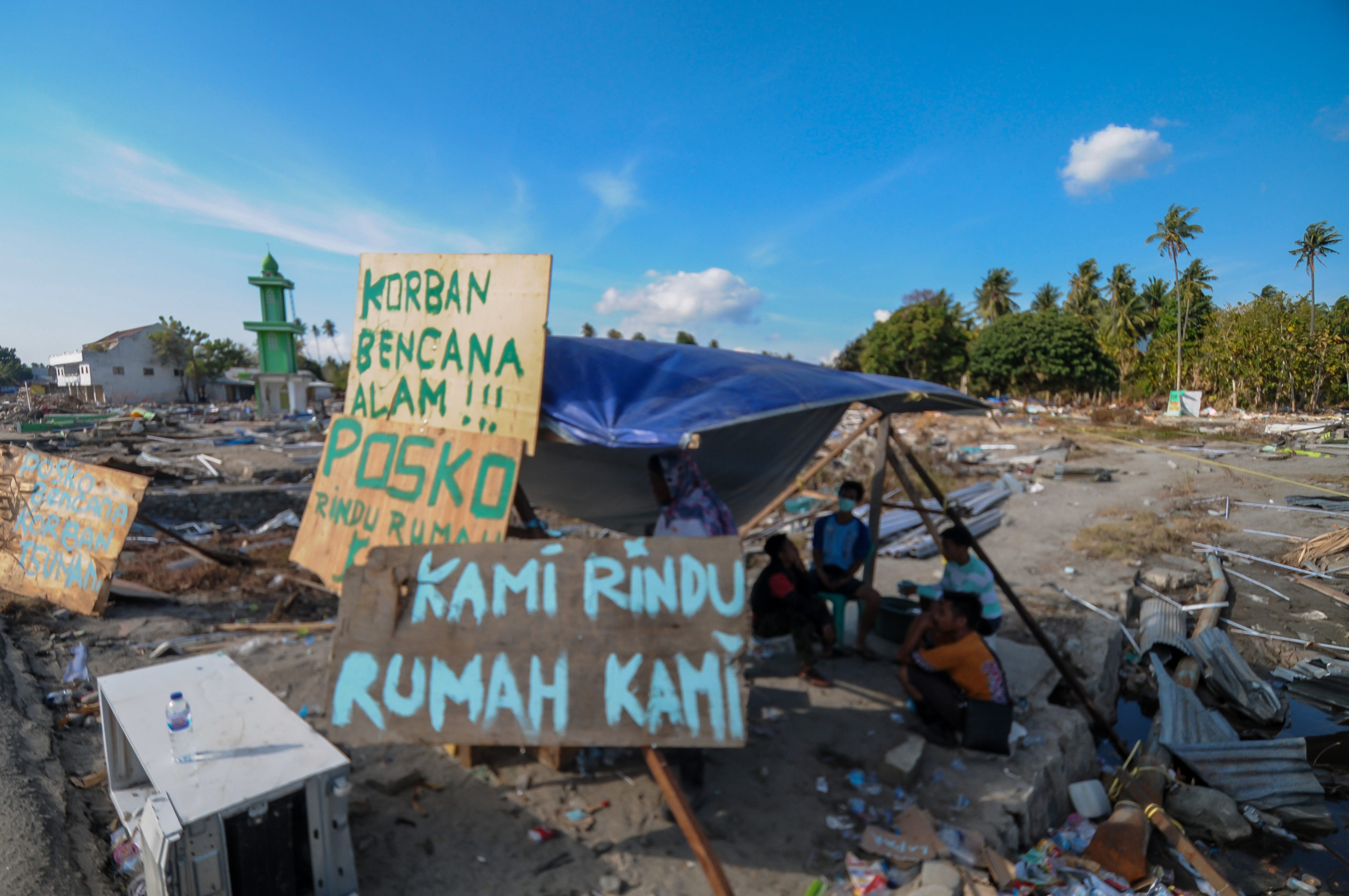 Pantai Dupa Usai Tsunami