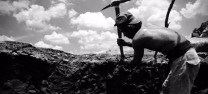 Aturan tambang rakyat di NTB jadi sumber kesejahteraan, atau justru menambah daftar panjang persoalan lingkungan di masa depan.