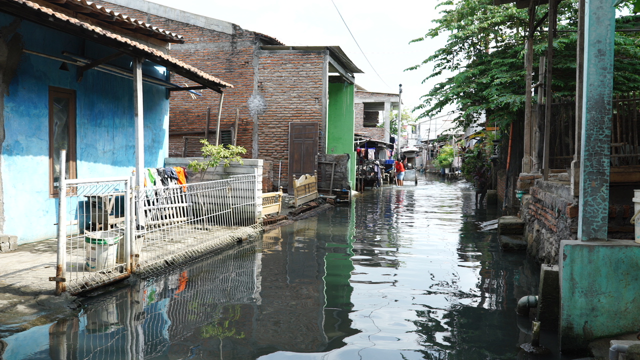 Gang Raya di Tambak Mulyo terendam banjir