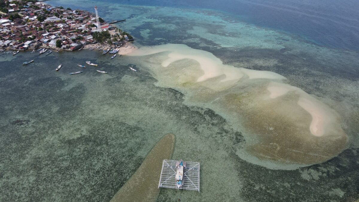 Aerial view Pulau Kodingareng Sulawesi Selatan