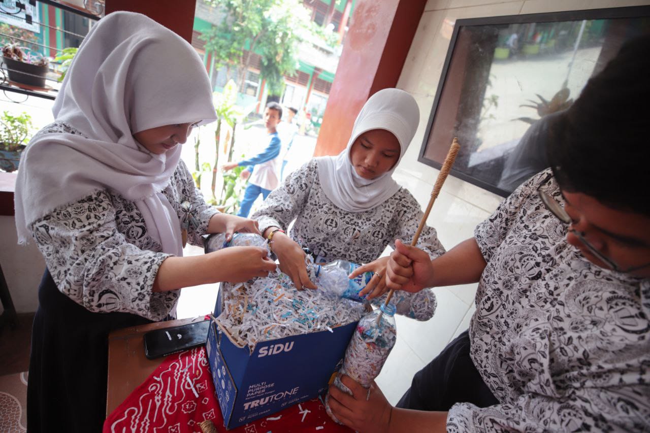 Mengelola sampah ala anak-anak SMP di Bandung