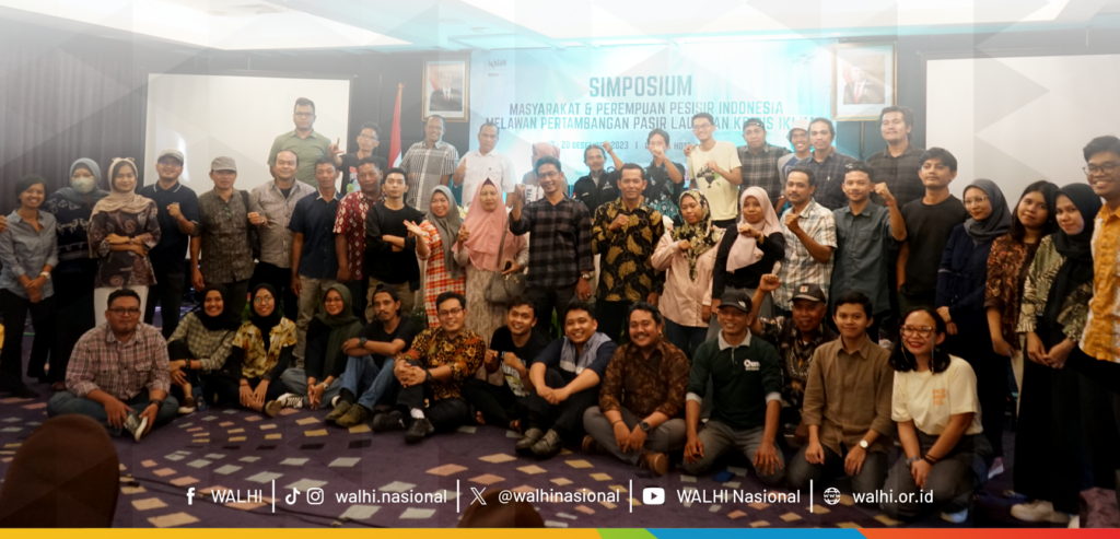 Masyarakat dan perempuan dari dari Sumatera sampai Maluku Utara terlibat aktif dalam simposium di Jakarta. (Foto: Walhi)