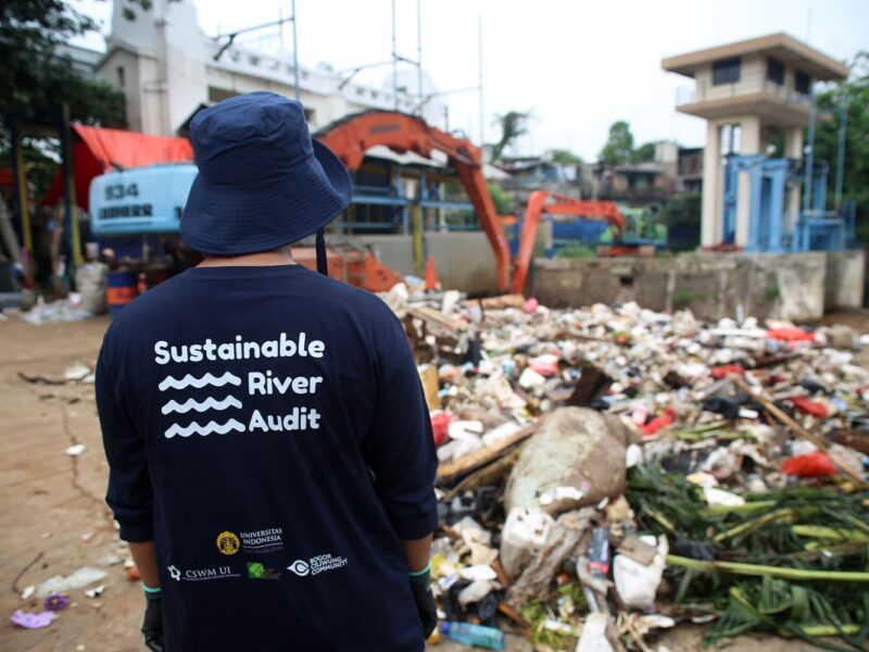 audit sampah sungai ciliwung