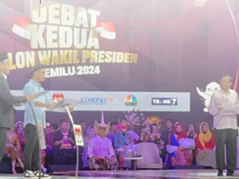 Walhi menilai cawapes gagal memahami bahaya corak ekonomi ekstraktif. (Foto: Detik via Walhi)