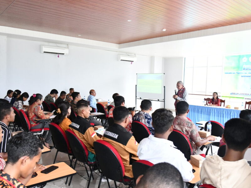 Kuliah umum di Fakultas Pertanian, Sains, dan Kesehatan Universitas Timor (Unimor), Nusa Tenggara Timur, 30 November 2023. Unimor serukan pembangunan berkelanjutan di negeri perbatasan
