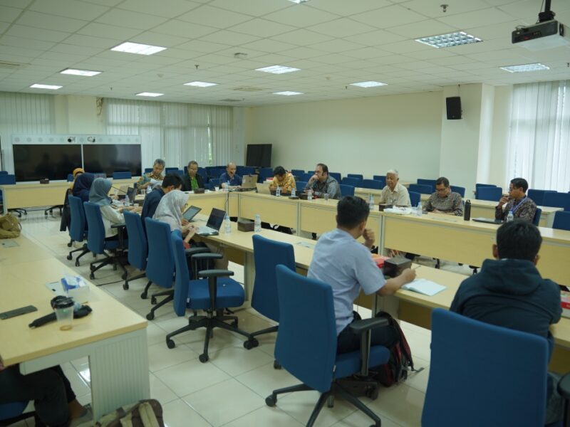 Dewan Pengarah Badan Riset dan Inovasi Nasional (BRIN) Tri Mumpuni membahas energi terbarukan