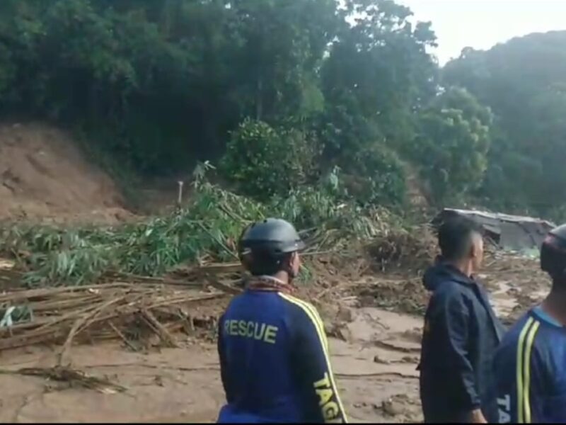 Bencana longsor terjadi di dekat perusahaan air minum Aqua, Desa Pasanggrahan, Kecamatan Kasomalang, Kabupaten Subang, Minggu (7/1/2024).