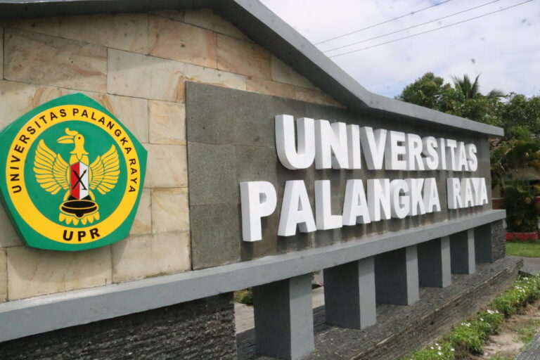 Universitas Palangka Raya di Kalimantan Tengah mengembangkan laboratorium inovasi gambut hasil dengan kerja sama Pemerintah Australia dan Pemerintah Indonesia.