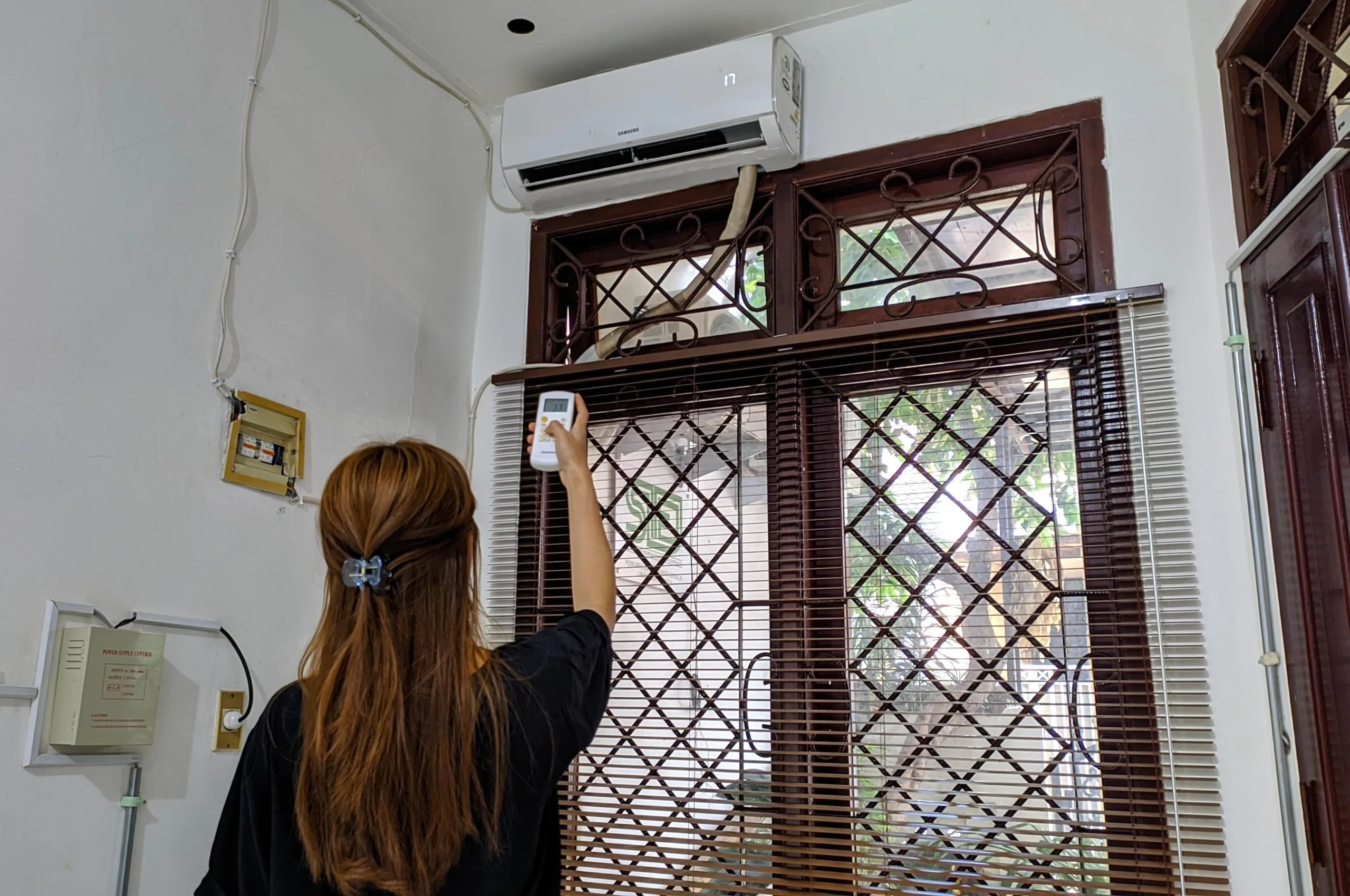 Foto inovasi ac ramah lingkungan terkait tantangan energi dan dampak lingkungan dari ac tradisional