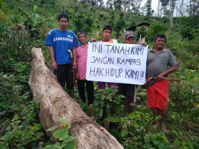 Masyarakat Kawasan hutan lindung laposo Niniconang, Kabupaten Soppeng, Propinsi Sulawesi Selatan. Foto: LBH Makassar