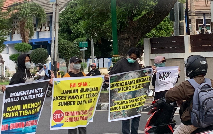 Pelajari tantangan dan isu pengelolaan sumber daya air di Nusa Tenggara Barat (NTB). Masalah kerusakan ekosistem, pertambangan, dan kepadatan penduduk sedang menjadi sorotan.