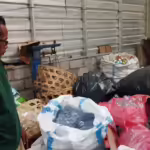 Membangun kesadaran masyarakat melalui bank sampah di Banjar Tegeh Sari