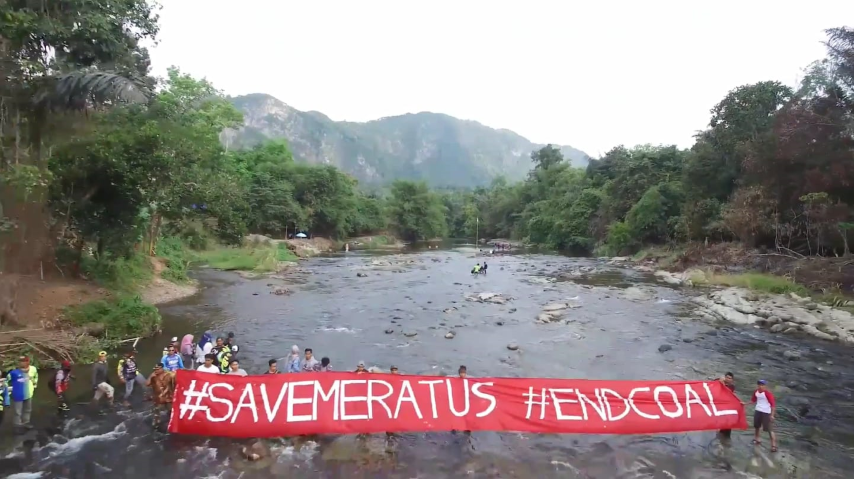 Negara khususnya Menteri Lingkungan Hidup baru mesti berpihak pada masyarakat adat yang telah bertahan di hutan adat selama berabad-abad.