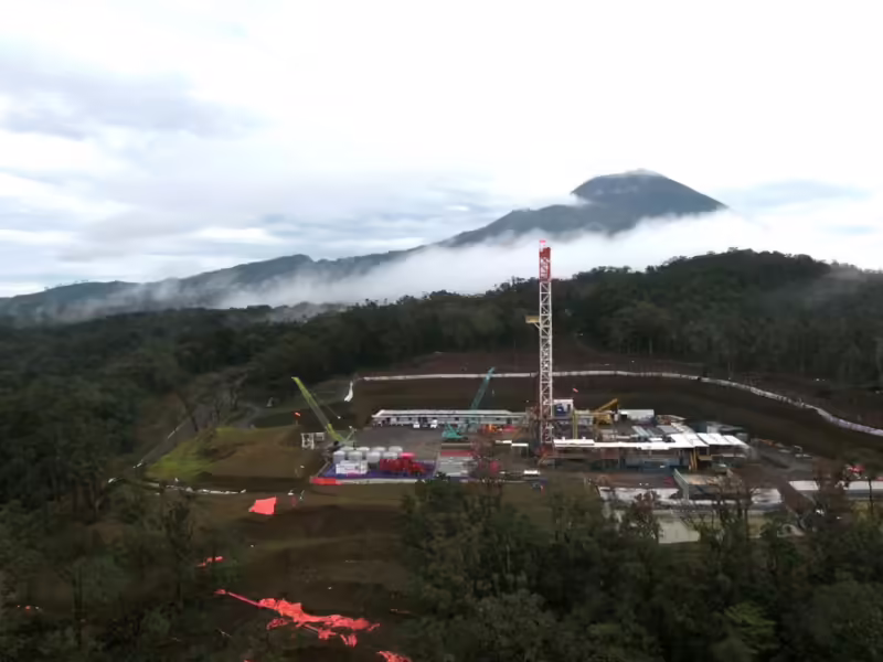 Perusahaan pengembangan panas bumi PT Sejahtera Alam Energy (SAE) akan mulai mengebor sumur keduanya untuk proyek pembangkit listrik tenaga panas bumi Baturraden/Gunung Slamet di Jawa Tengah. [thinkgeoenergy]
