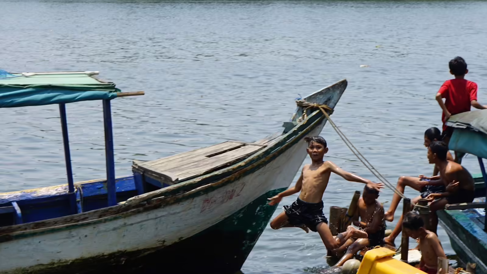 Menavigasi pencemaran dan perjuangan hidup di tepi perairan Cilincing