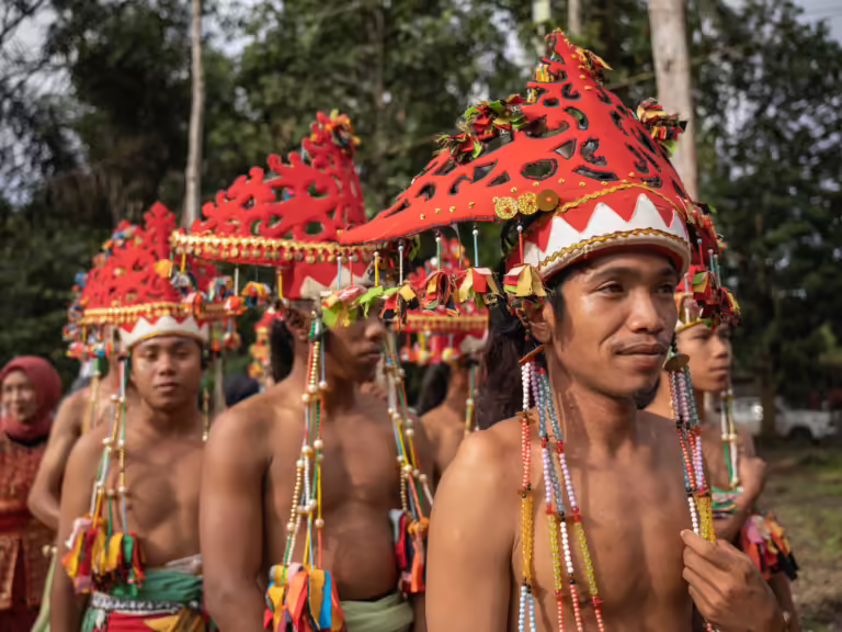 RAKERNAS AMAN VIII resmi dibuka di Desa Kedang Ipil, Kaltim, fokus pada penguatan resiliensi Masyarakat Adat di tengah ancaman proyek pembangunan seperti IKN dan ekspansi sawit.