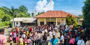 Vonis penjara terhadap 8 orang Masyarakat Adat Suku Soge Natarmage – Goban Runut adalah kriminalisasi