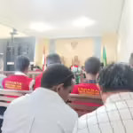 Pengadilan Negara (PN) Manokwari menggelar sidang perkara kekerasan dan penyiksaan yang dialami korban Pembela HAM Lingkungan Hidup Sulfianto Alias, Direktur Perkumpulan Panah Papua, Kamis, 27 Mei 2025 lalu.