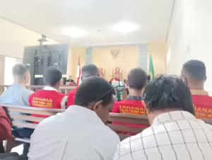 Organisasi masyarakat sipil menuntut penegakan keadilan bagi pembela HAM dan lingkungan