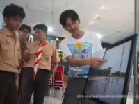Edukasi tentang transisi energi di SMAN 3 Jakarta. (Trend Asia)