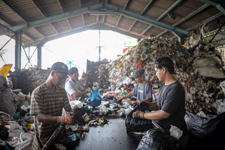 Pemprosesan sampah di Bandung. (Bandung.go.id)