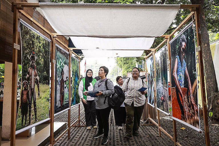 Pameran “Surga yang Dibisukan” di Kala di Kalijaga, Jakarta, Senin (11/8/2025). © Dhemas Reviyanto/Greenpeace