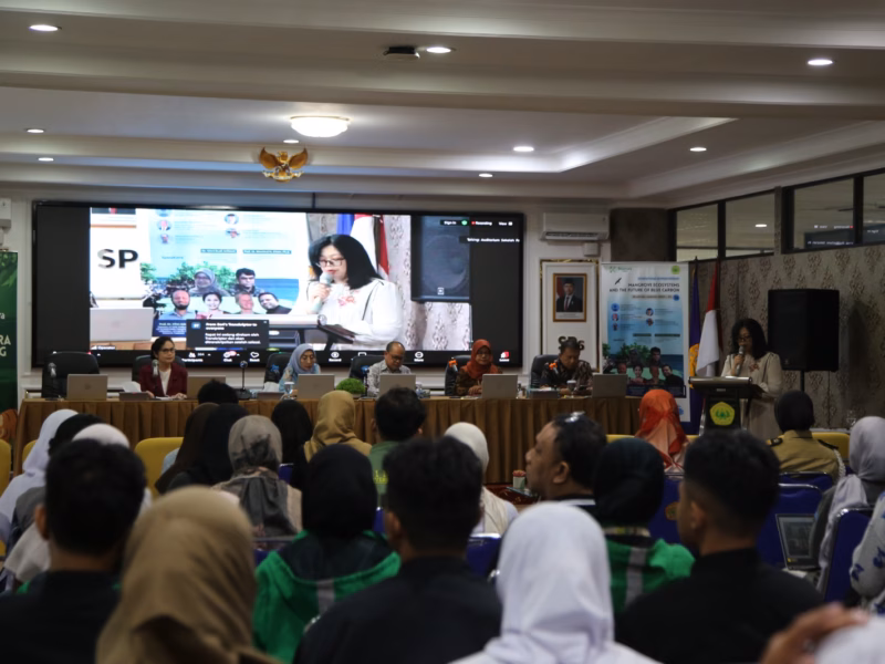 Karbon biru menawarkan peluang luar biasa untuk melindungi pesisir, mendukung masyarakat, dan solusi krisis iklim global