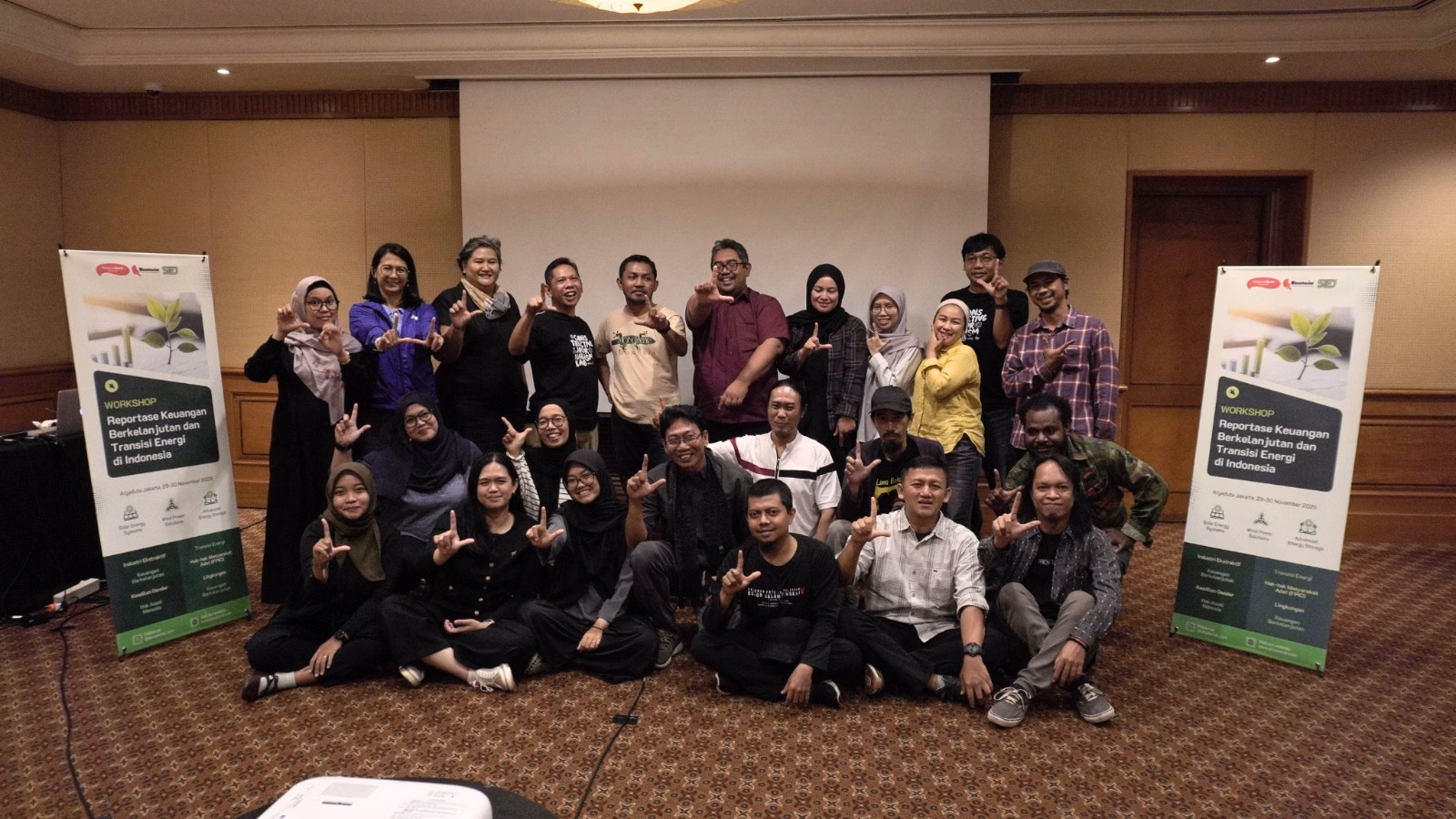 Mengawal transisi energi yang berkeadilan secara kolaboratif dari aspek keuangan berkelanjutan di seluruh Indonesia