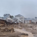 Bencana akhir November 2025 ini memiliki karakteristik unik karena menyerang secara simultan di tiga provinsi yang menjadi tulang punggung ekosistem Bukit Barisan.