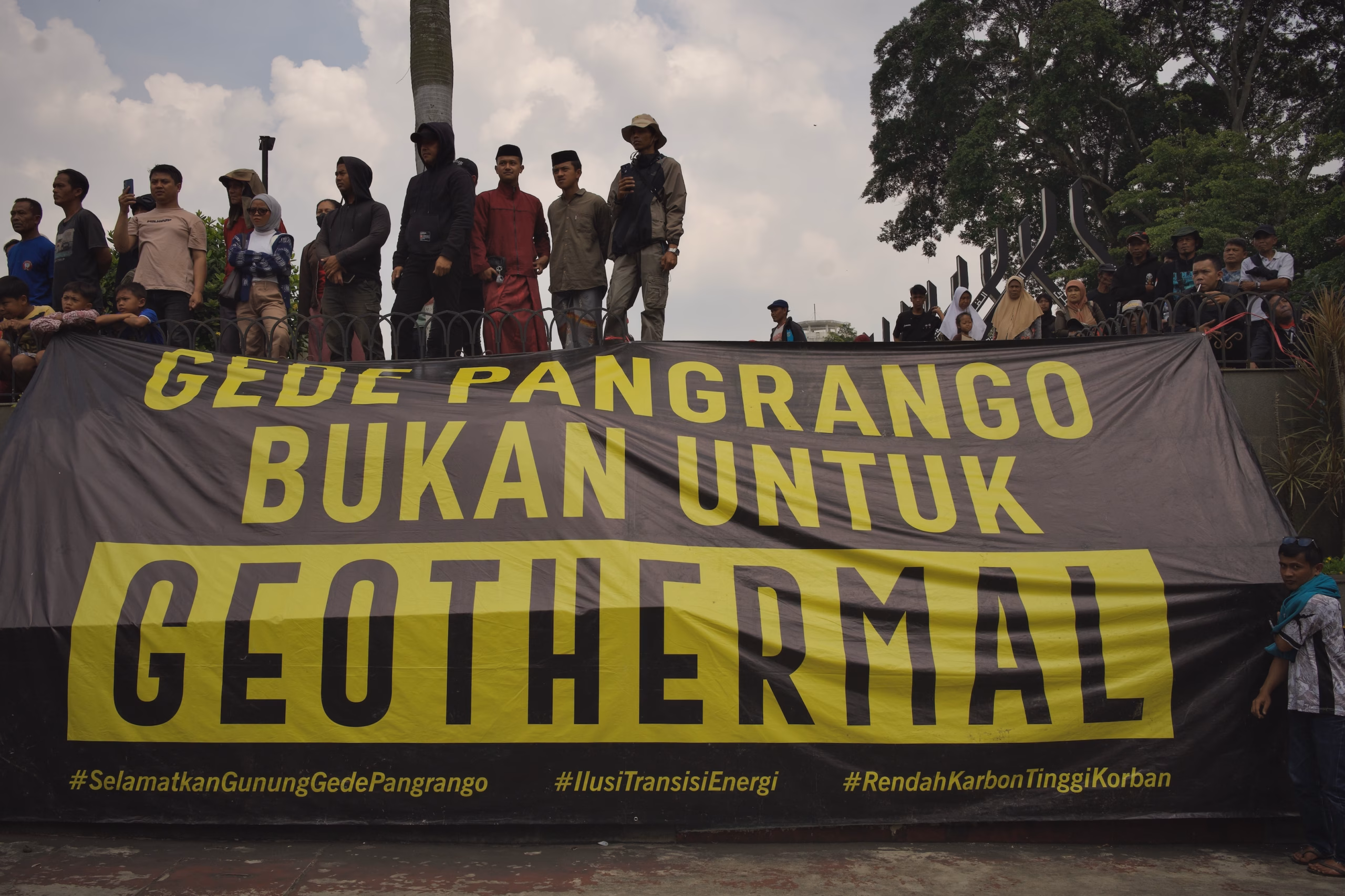 Panas geothermal berpotensi membakar hak hidup warga