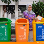 Memilah sampah di Kampus UGM. (Foto: UGM)