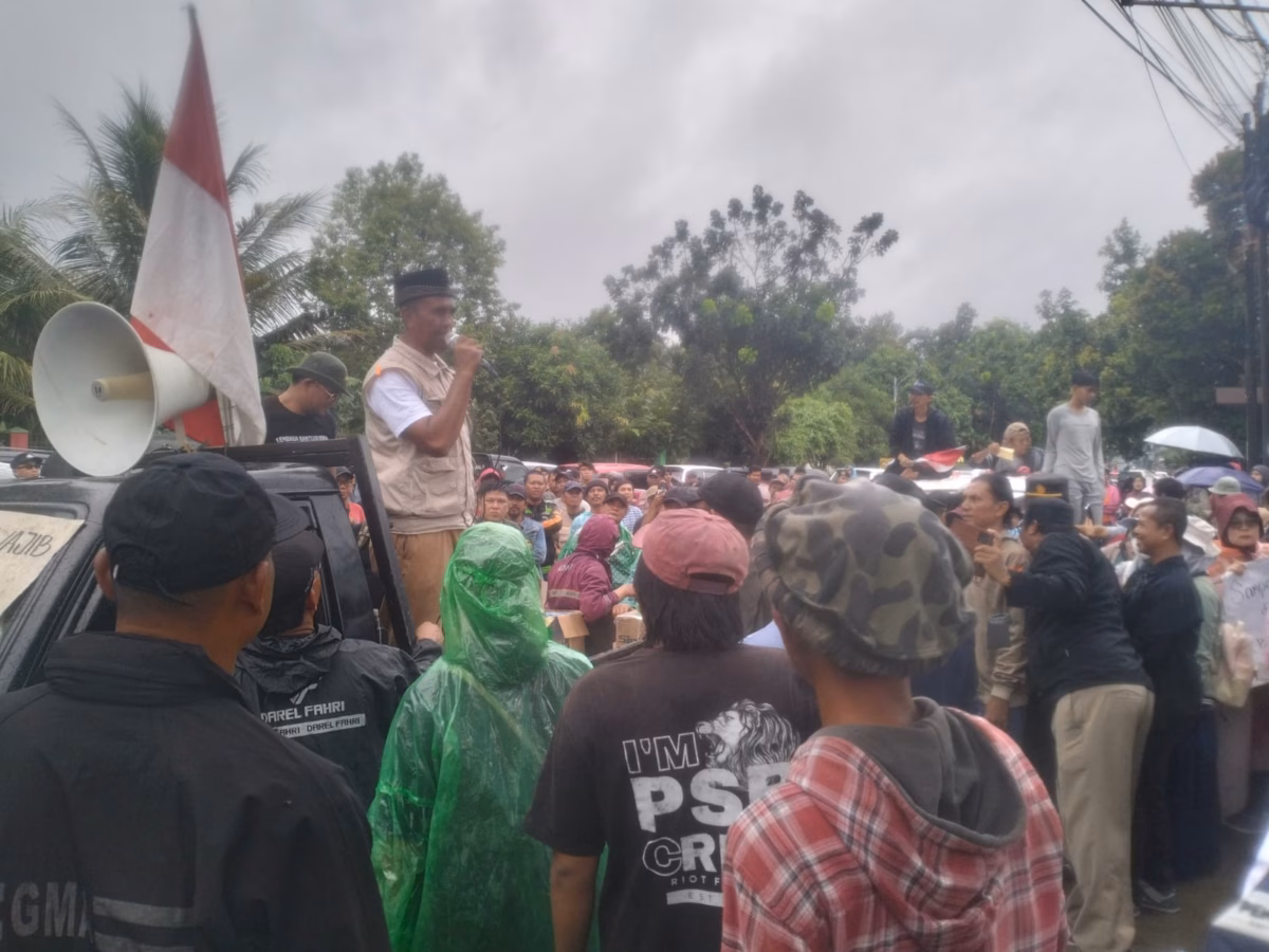 TPA Cipeucang satu-satunya tempat pemrosesan akhir sampah di Kota Tangerang Selatan. yang kapasitasnya melebihi kapasitas ideal.