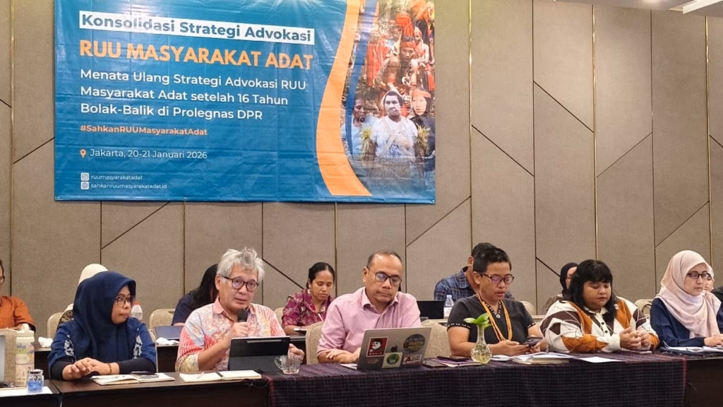 Tak kunjung disahkannya RUU MA melebarkan peluang praktik hukum yang justru sering digunakan untuk membungkam masyarakat adat