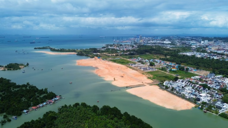 Tekanan ekologis di Batam menelan 90% tutupan mangrove dalam 50 tahun