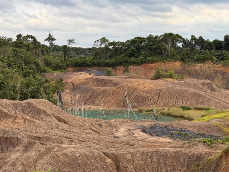 Wacana soal tambang di Kaltim selalu didominasi oleh konflik agraria, kerusakan masif, dan ketidakadilan ekonomi.
