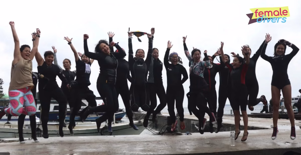 Hobi menyelam telah berevolusi menjadi sebuah gerakan advokasi lingkungan yang kuat di tangan perempuan.