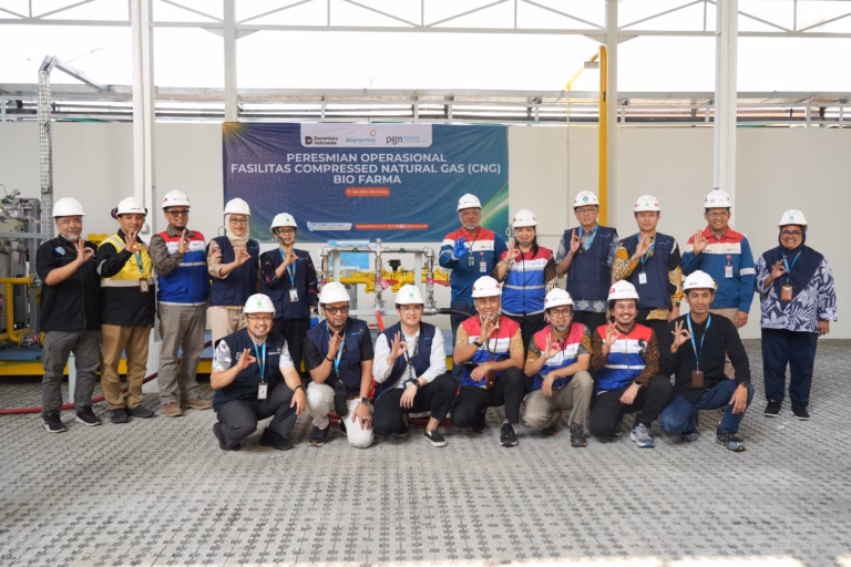 Bio Farma membuktikan transisi energi bisa masuk ke sektor-sektor esensial masyarakat, seperti industri kesehatan