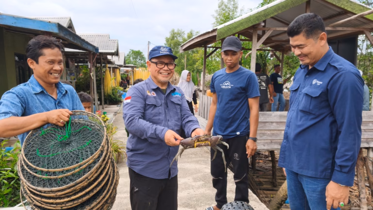Seberapa jauh masyarakat lokal di pesisir ditempatkan sebagai aktor utama dalam menjaga benteng hijau Nusantara alias mangrove?