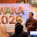 Guru Besar Biologi Konservasi pada Fakultas MIPA, Universitas Indonesia, Jatna Supriatna memaparkan konsep pengelolaan konservasi modern pada peserta Orientasi Wartawan Konservasi Satwa Liar (Owaka) di Taman Safari Indonesia, Bogor, Sabtu, 22 Agustus 2026. [Foto: Dokumentasi Foksi]