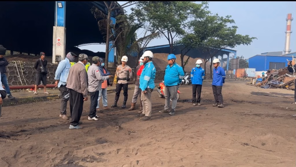Dulu, kehadiran PLTU Nii Tanasa di Sulawesi Tenggara dibungkus dengan janji kemakmuran dan pemberdayaan.