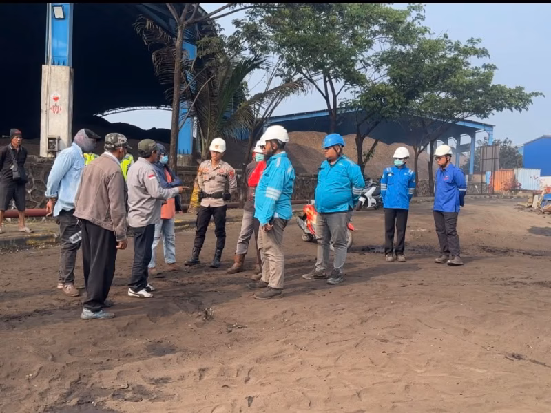 Dulu, kehadiran PLTU Nii Tanasa di Sulawesi Tenggara dibungkus dengan janji kemakmuran dan pemberdayaan.